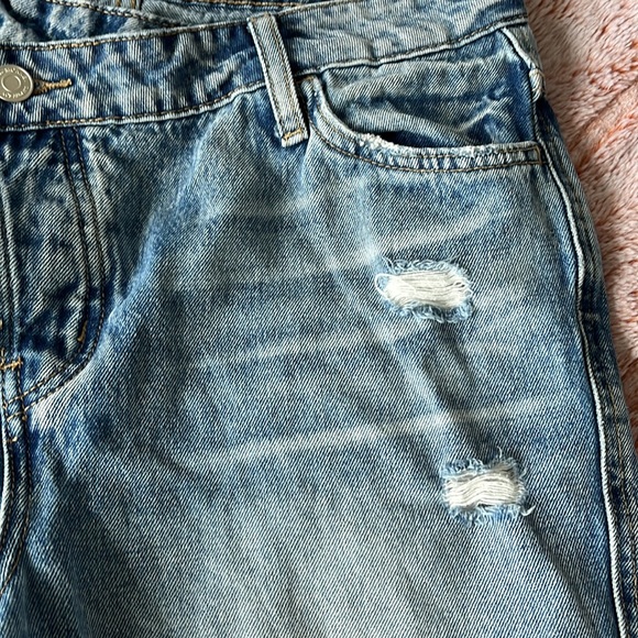 Flying money criss cross crossover button up w/ ripped Jean capri from buckle - Picture 3 of 5